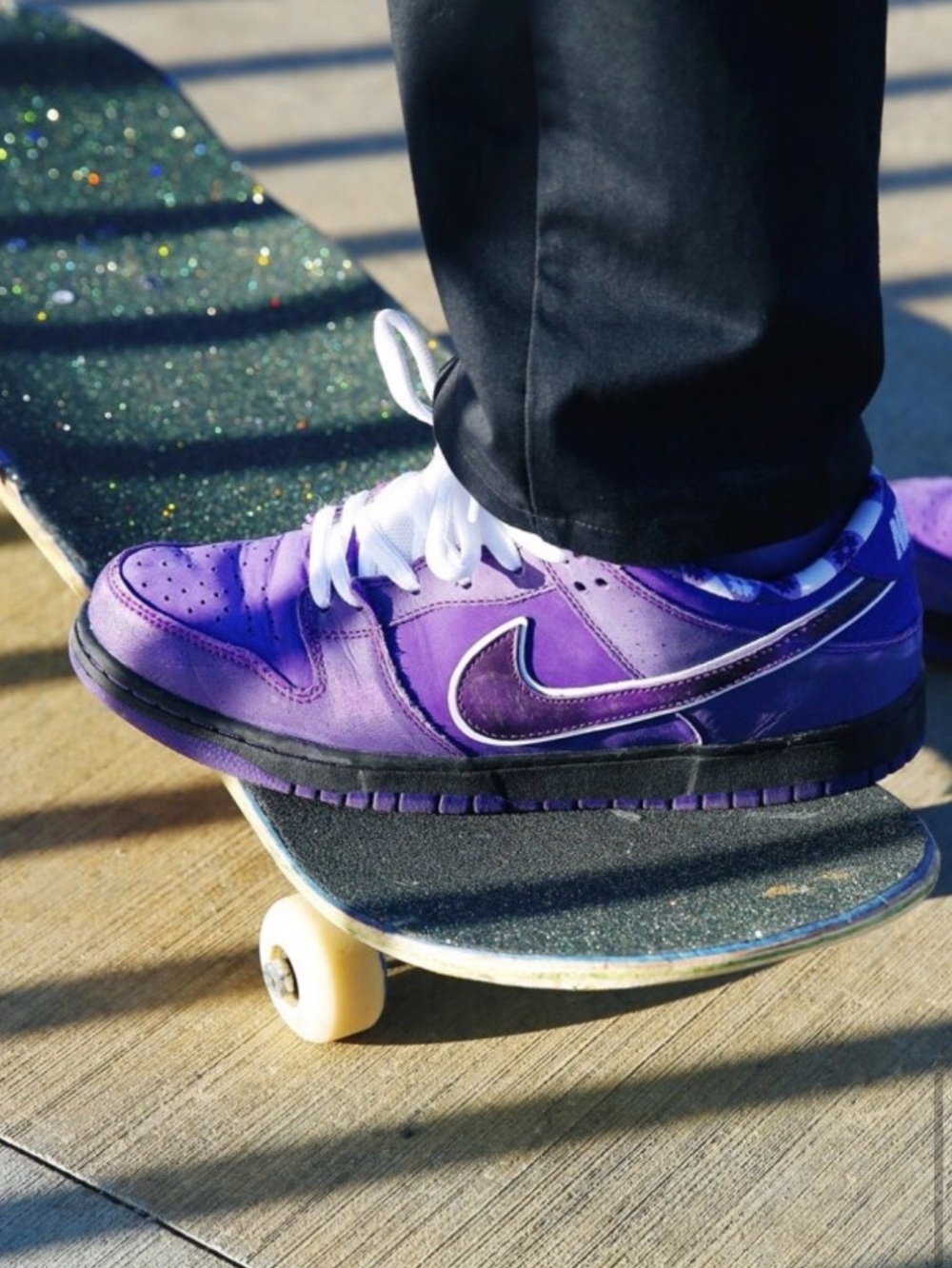 Nike SB Purple and Pink Low-Top Skate Shoes - Picture 8 of 8